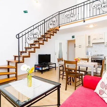 Nikola Apartment